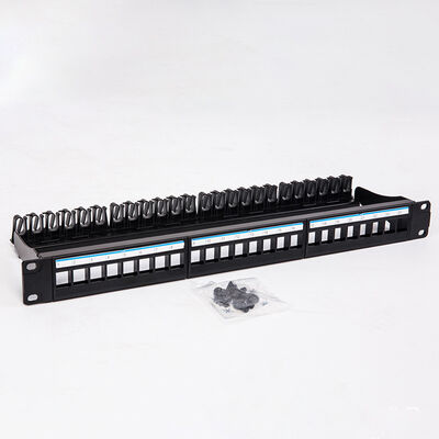 Crics trapézoïdaux noirs du blanc RJ45 du port CAT6 du tableau de connexions d'UTP 1U 24