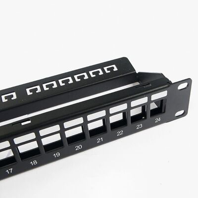 Tableau de connexions RJ45 24 non protégé vide 1U gauche de tableau de connexions de réseau